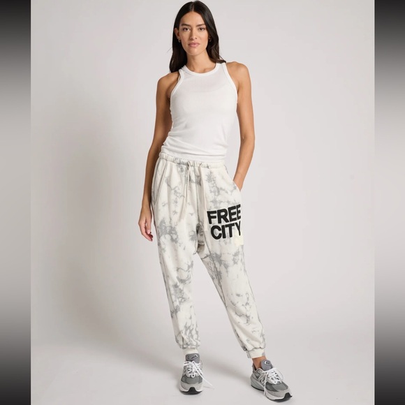 NWT Freecity Superbleachout pocket sweatpants